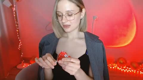 Michelle  online show from January 30, 2025, 6:35 am