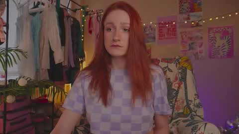 Snapshot of charming_lilly chatting on November 28, 2025, 11:02 am Lissa online show from November 28, 2025, 11:02 am