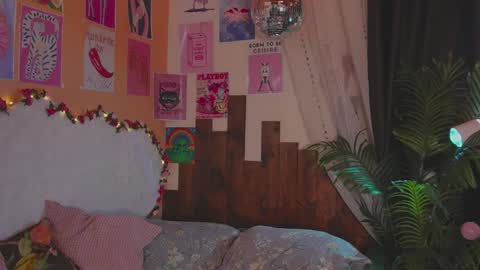 Snapshot of charming_lilly chatting on April 2, 2026, 2:58 pm Lissa online show from April 2, 2026, 2:58 pm