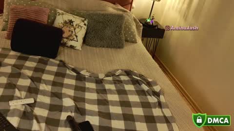 Snapshot of charming_sexuality chatting on December 26, 2024, 11:46 pm insta online show from December 26, 2024, 11:46 pm