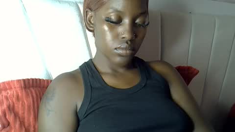 Snapshot of charmingdime chatting on April 15, 2026, 10:10 pm charmingdime online show from April 15, 2026, 10:10 pm