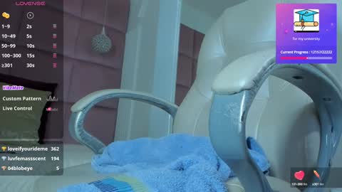 Snapshot of chartolotte__ chatting on December 10, 2024, 3:55 pm Andrea online show from December 10, 2024, 3:55 pm