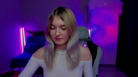 Snapshot of chatur_lady_ chatting on January 8, 2025, 9:00 am Betty online show from January 8, 2025, 9:00 am