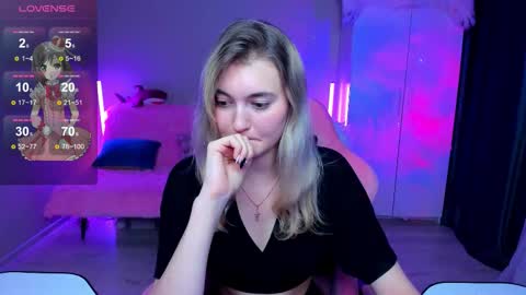 Snapshot of chatur_lady_ chatting on December 4, 2025, 2:26 pm Betty online show from December 4, 2025, 2:26 pm