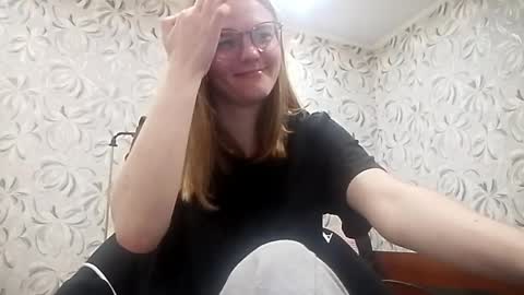 Olivia online show from May 23, 2026, 10:36 pm