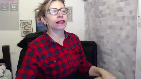 CHAYLA VICTORIA RUIZ  online show from September 21, 2025, 10:39 am