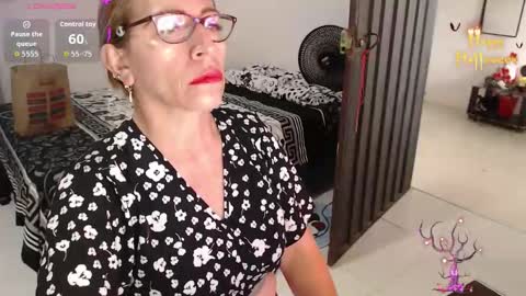 CHAYLA VICTORIA RUIZ  online show from October 18, 2025, 7:36 pm