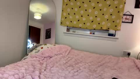 cheekykatx online show from November 9, 2025, 6:17 pm