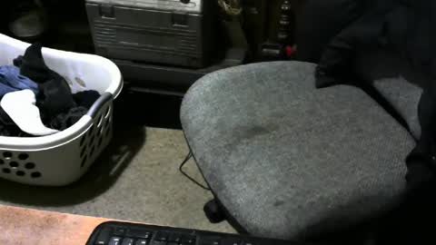 Snapshot of chefy999 chatting on February 12, 2025, 11:40 am chefy online show from February 12, 2025, 11:40 am