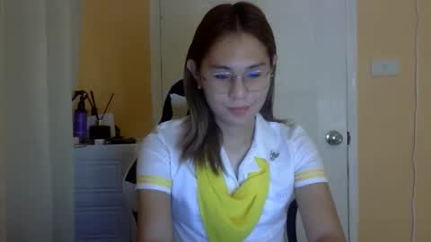 chelly4u69 online show from December 16, 2025, 10:59 pm