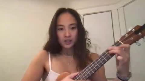 Snapshot of chellybear101 chatting on January 19, 2025, 4:33 am chellybear101 online show from January 19, 2025, 4:33 am