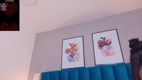   online show from November 4, 2025, 7:57 pm