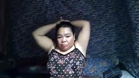 chenita_kits online show from October 28, 2025, 11:25 am