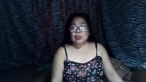chenita_kits online show from February 28, 2026, 7:15 pm