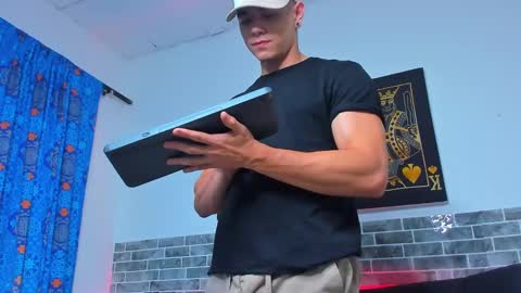 Snapshot of chepe_fit chatting on February 7, 2025, 4:27 am chepe vause online show from February 7, 2025, 4:27 am