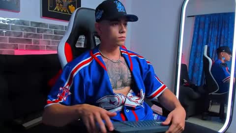 Snapshot of chepe_fit chatting on March 5, 2025, 10:21 pm chepe vause online show from March 5, 2025, 10:21 pm