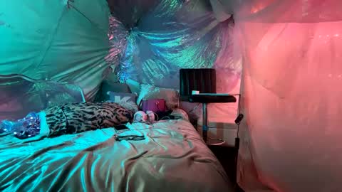 cherrieamaretto online show from September 10, 2025, 2:33 am