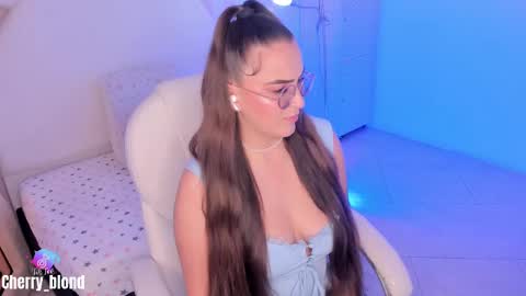 Cherry online show from October 3, 2025, 9:23 pm