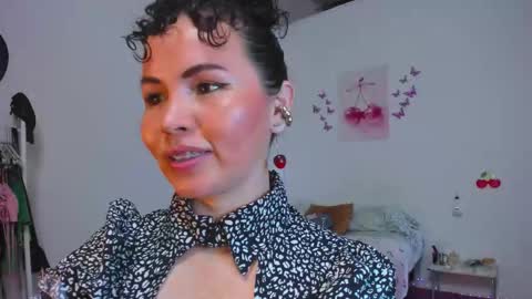 Snapshot of cherry_cute4u chatting on October 18, 2025, 7:36 pm liana online show from October 18, 2025, 7:36 pm