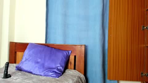 Snapshot of cherry_falls chatting on April 15, 2026, 7:59 am cherry_falls online show from April 15, 2026, 7:59 am