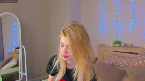 cherry_pr1ce online show from May 17, 2026, 11:12 pm