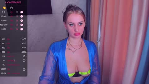 cherry_starrr online show from January 31, 2025, 7:39 am