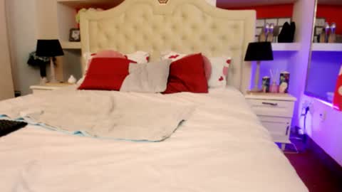 Cherry online show from October 27, 2025, 6:45 pm