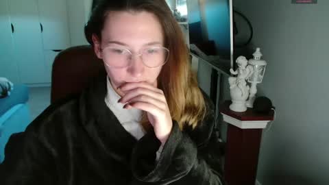 Leonie online show from April 2, 2026, 7:50 am