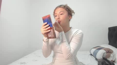 cherryblossom_23 online show from April 6, 2026, 11:27 pm