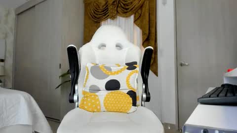 Independent Cherry fox online show from October 29, 2025, 4:48 am