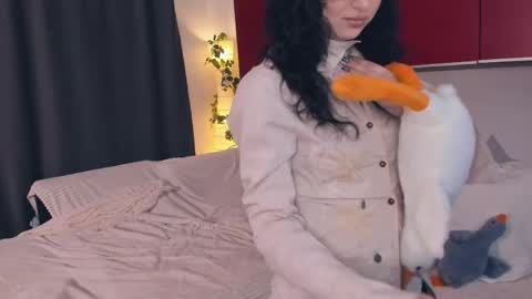 Isabel online show from April 10, 2026, 7:18 pm