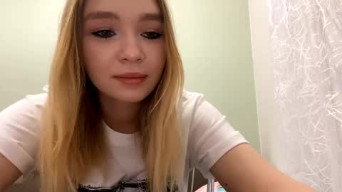 Lei online show from December 23, 2025, 1:58 am