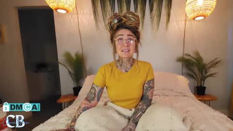 Snapshot of cheviblue chatting on January 22, 2025, 4:02 pm Chevi Blue online show from January 22, 2025, 4:02 pm