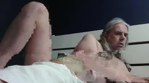 chiguitar online show from December 8, 2024, 2:52 pm