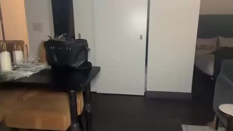 Snapshot of chiguy841 chatting on December 28, 2024, 4:41 am ChiGuy841 online show from December 28, 2024, 4:41 am