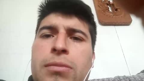 chilehot28 online show from December 15, 2025, 9:41 pm