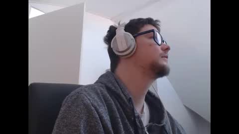 chillzonecam online show from September 14, 2025, 10:03 am