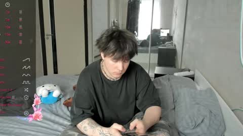 Miya online show from April 23, 2026, 12:51 pm