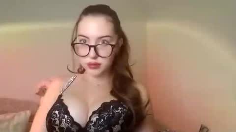 Snapshot of chitos_89 chatting on October 29, 2025, 4:37 am chitos_89 online show from October 29, 2025, 4:37 am