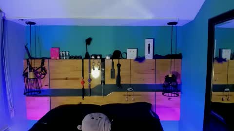 Chloeallennn  online show from April 19, 2026, 4:28 pm