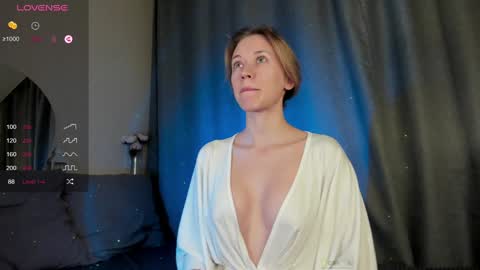 Chloe online show from January 7, 2025, 1:17 am