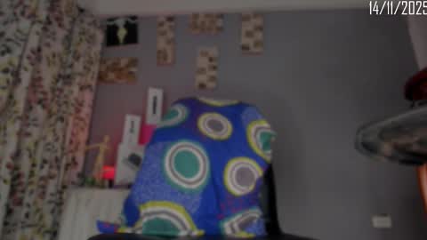 chloe_cooperr online show from November 14, 2025, 6:23 am