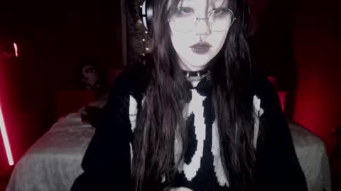 Snapshot of chloe_crystall_killer chatting on October 9, 2025, 12:03 pm chloe_crystall_killer online show from October 9, 2025, 12:03 pm