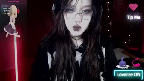 Snapshot of chloe_crystall_killer chatting on October 13, 2025, 4:51 pm chloe_crystall_killer online show from October 13, 2025, 4:51 pm