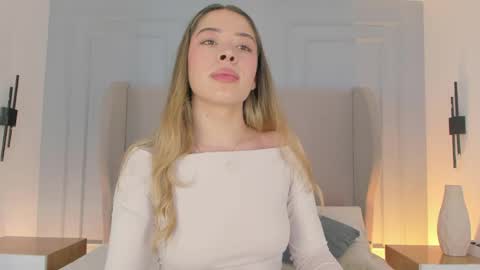 Snapshot of chloe_dee_ chatting on April 19, 2026, 2:38 pm Chloe online show from April 19, 2026, 2:38 pm