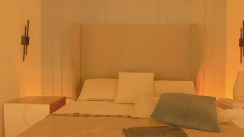 Snapshot of chloe_dee_ chatting on April 27, 2026, 12:25 pm Chloe online show from April 27, 2026, 12:25 pm