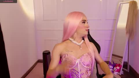 Chloe online show from November 14, 2025, 11:42 am