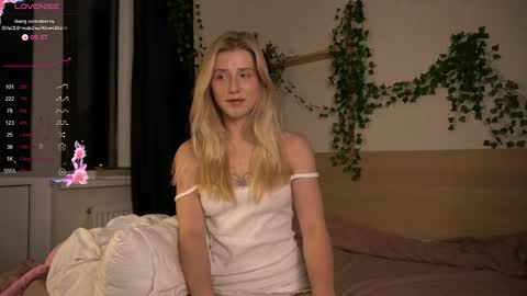 Arianaa Mourrr online show from October 26, 2025, 4:18 am