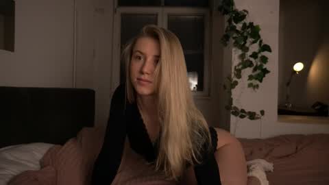 Arianaa Mourrr online show from February 19, 2026, 5:14 am