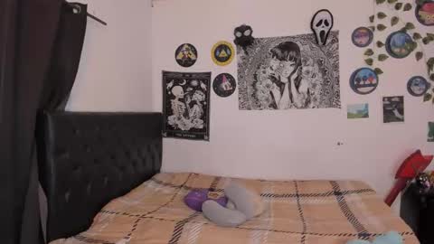 chloe_kisses online show from September 30, 2025, 11:15 am